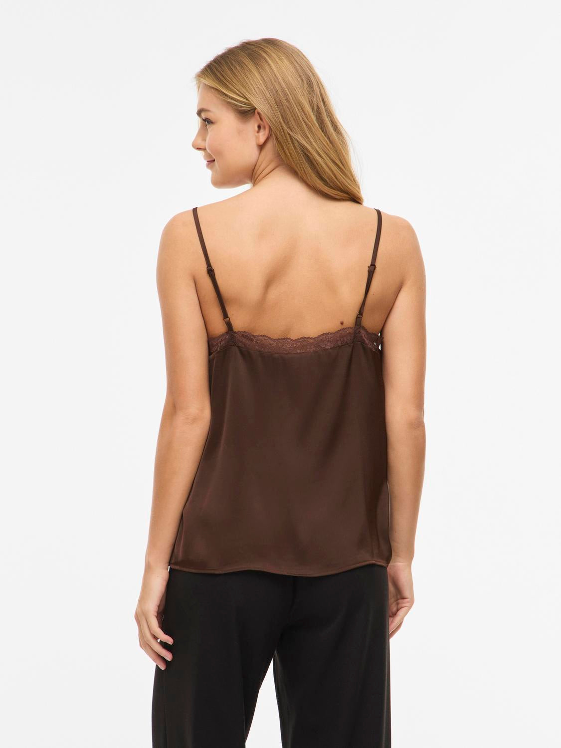 model_shot-back